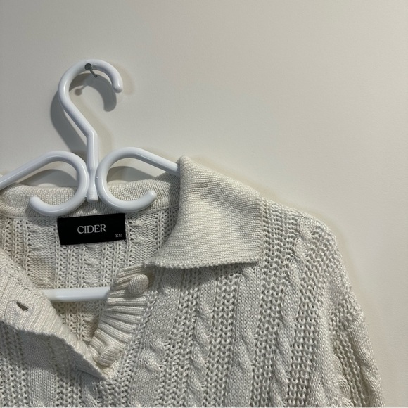 Cider | womens xsmall white cable knit cropped sweater with collar and buttons. - Picture 3 of 6